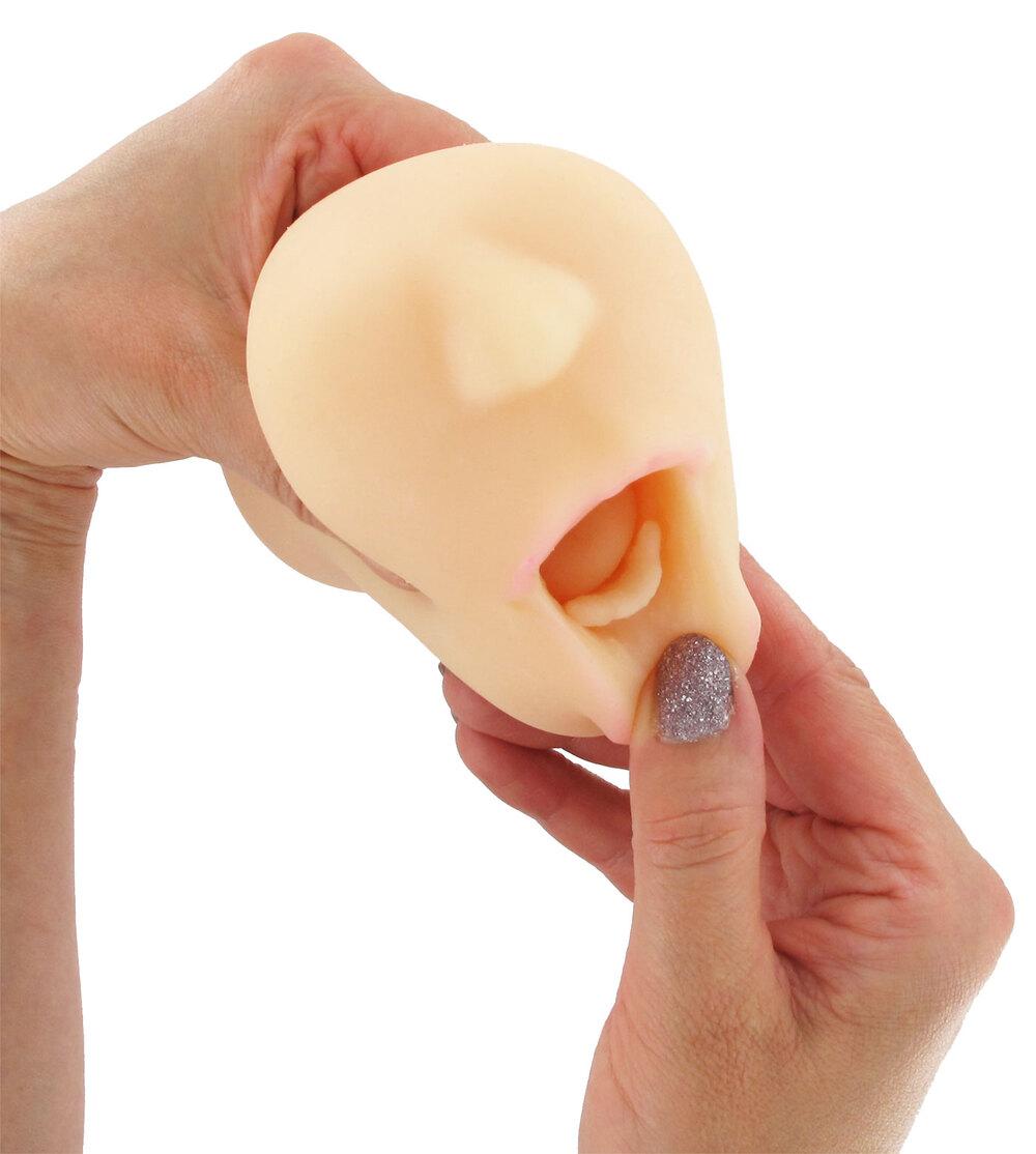 BASIC X Alexis – masturbátor ústa