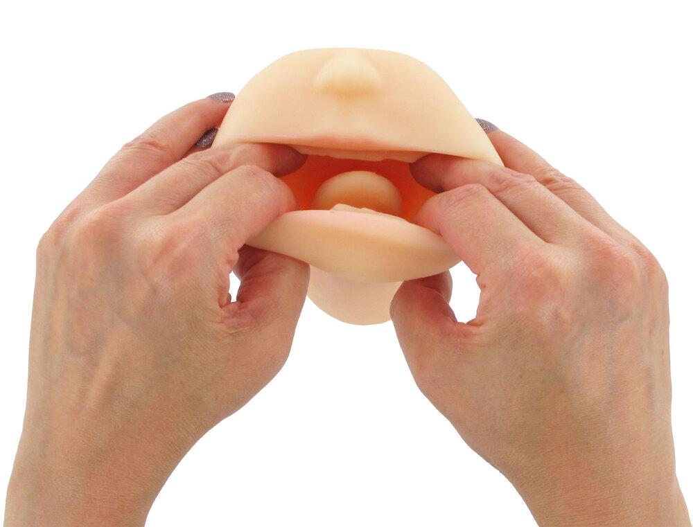 BASIC X Alexis – masturbátor ústa