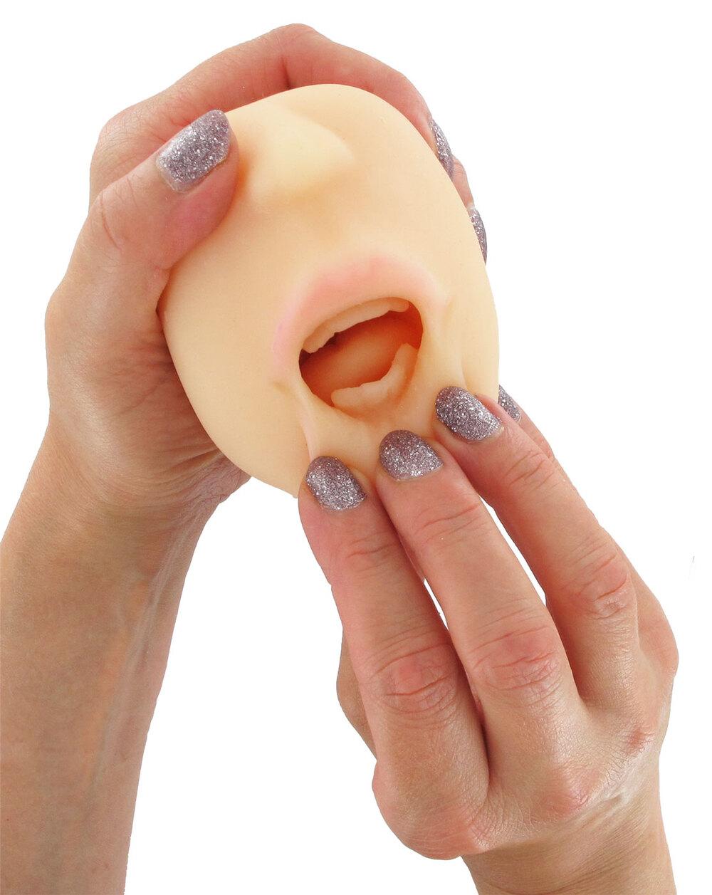 BASIC X Alexis – masturbátor ústa