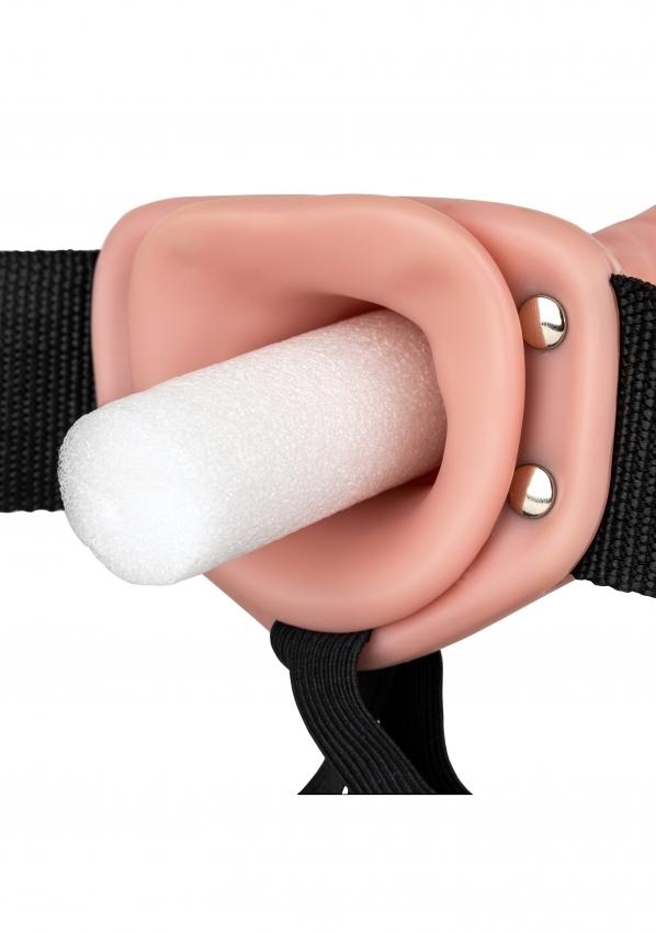 Realrock Vibrating Hollow Strap-on dutý připínací penis 21 cm – tělový