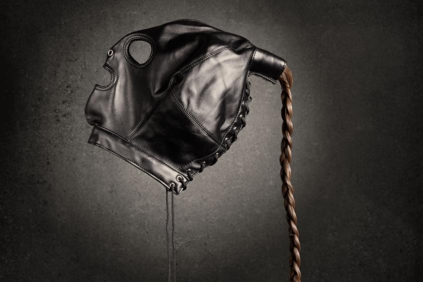 OUCH! EXTREME Maska – hnědé vlasy